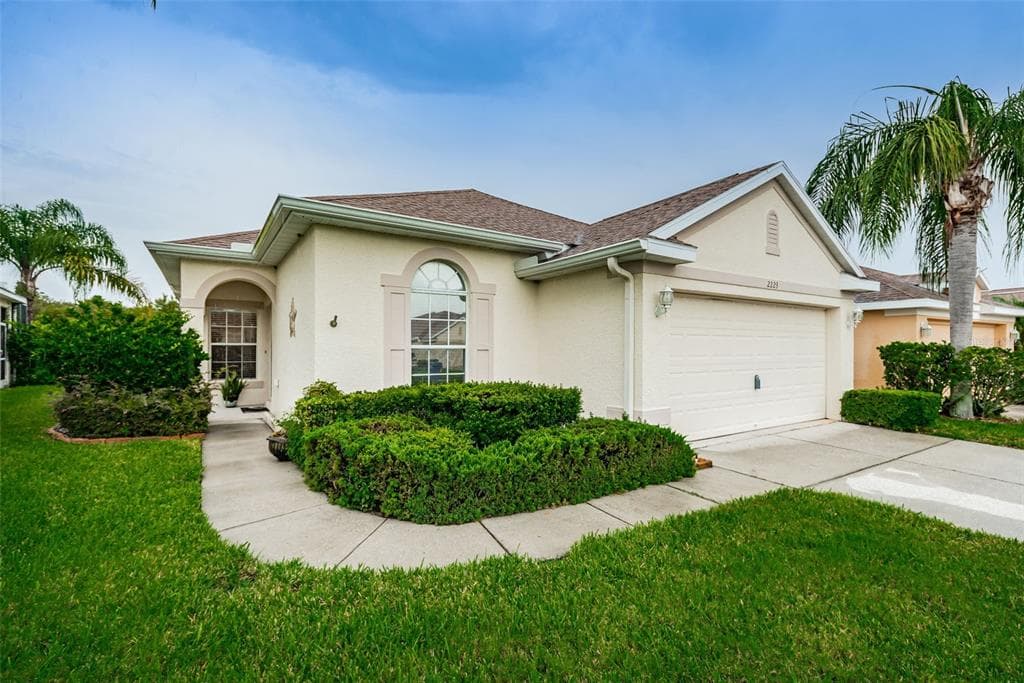 2223 PLEASANT HILL LANE HOLIDAY, FL 34691