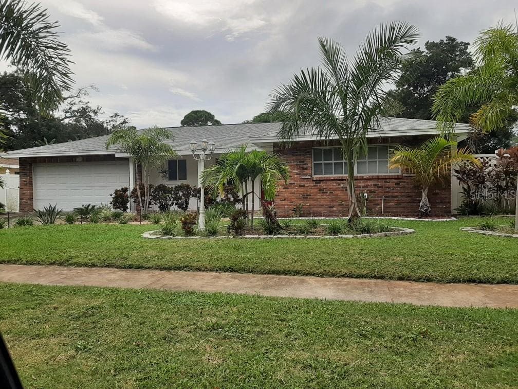 1390 OAKBROOK DRIVE LARGO, FL 33770