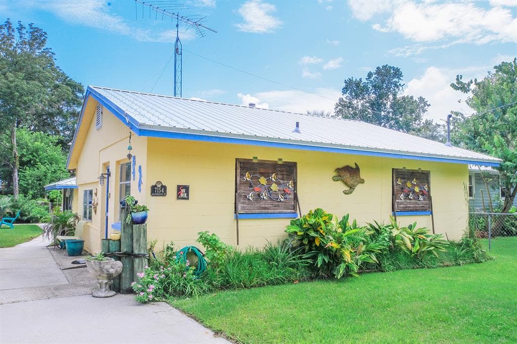 7154 ALGONQUIN STREET WEEKI WACHEE, FL 34607