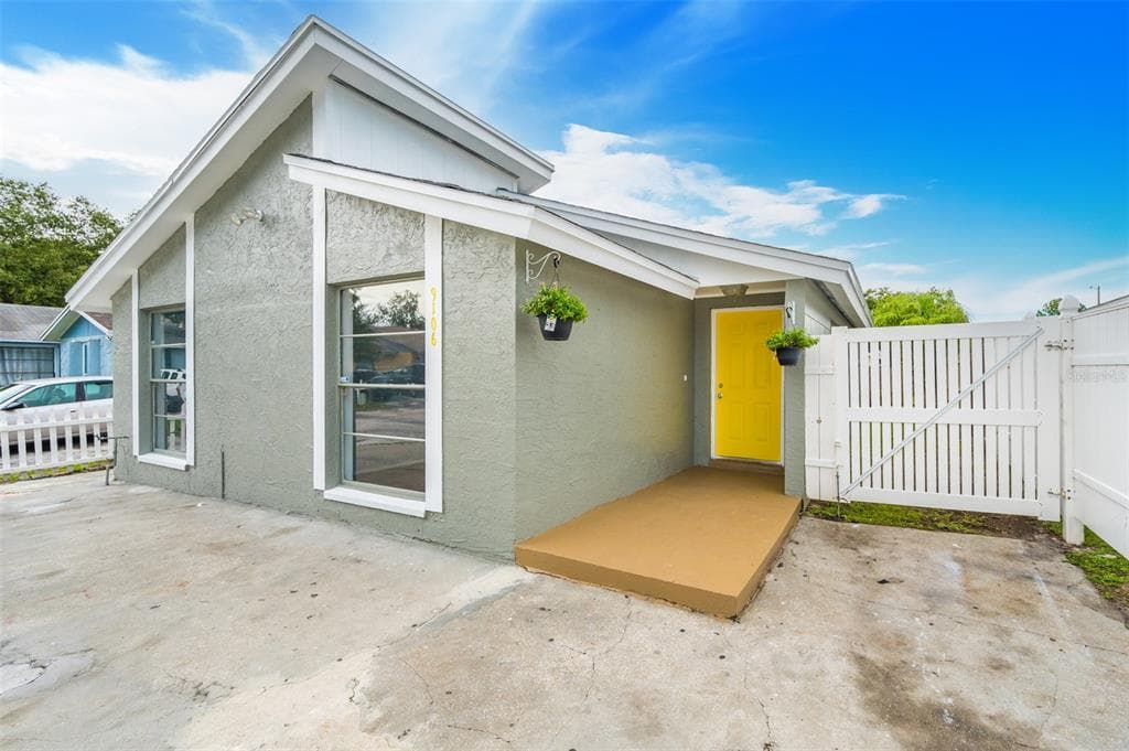 9106 POST OAK COURT TAMPA, FL 33615