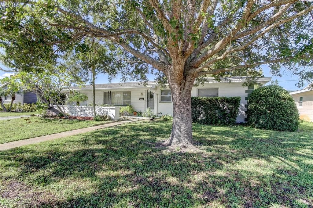 5849 30TH AVENUE N ST PETERSBURG, FL 33710