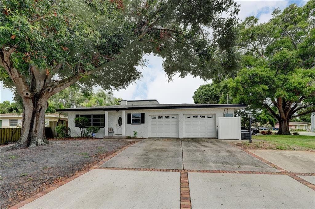 1309 LAKEVIEW ROAD CLEARWATER, FL 33756
