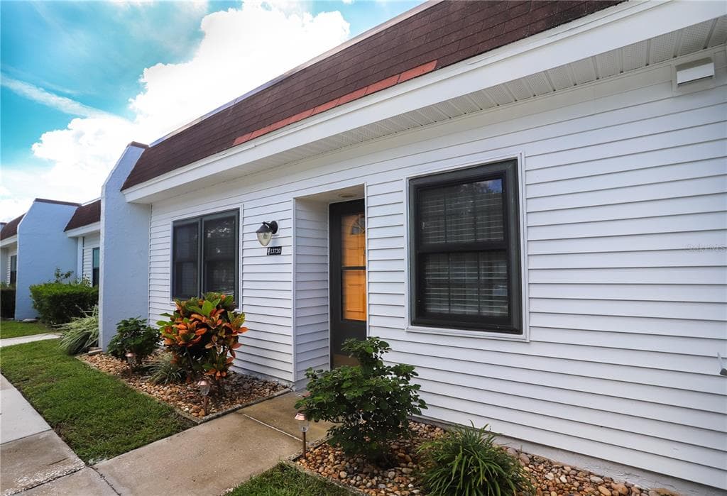 13730 MISSION OAKS BOULEVARD SEMINOLE, FL 33776
