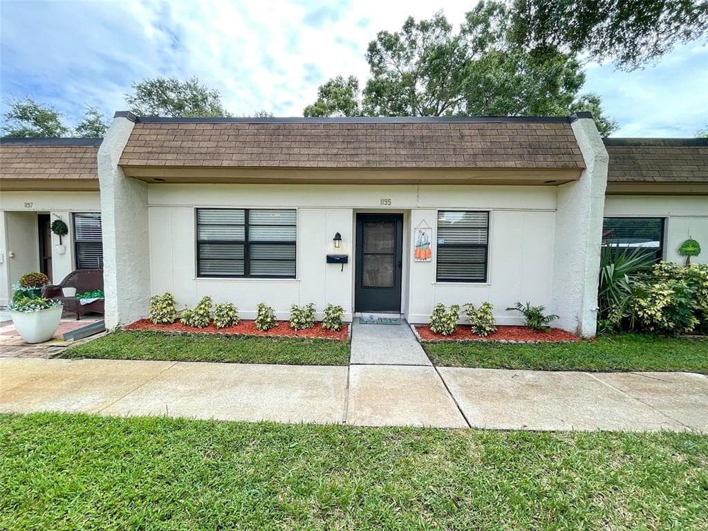 1195 MISSION HILLS BOULEVARD UNIT 37-C CLEARWATER, FL 33759