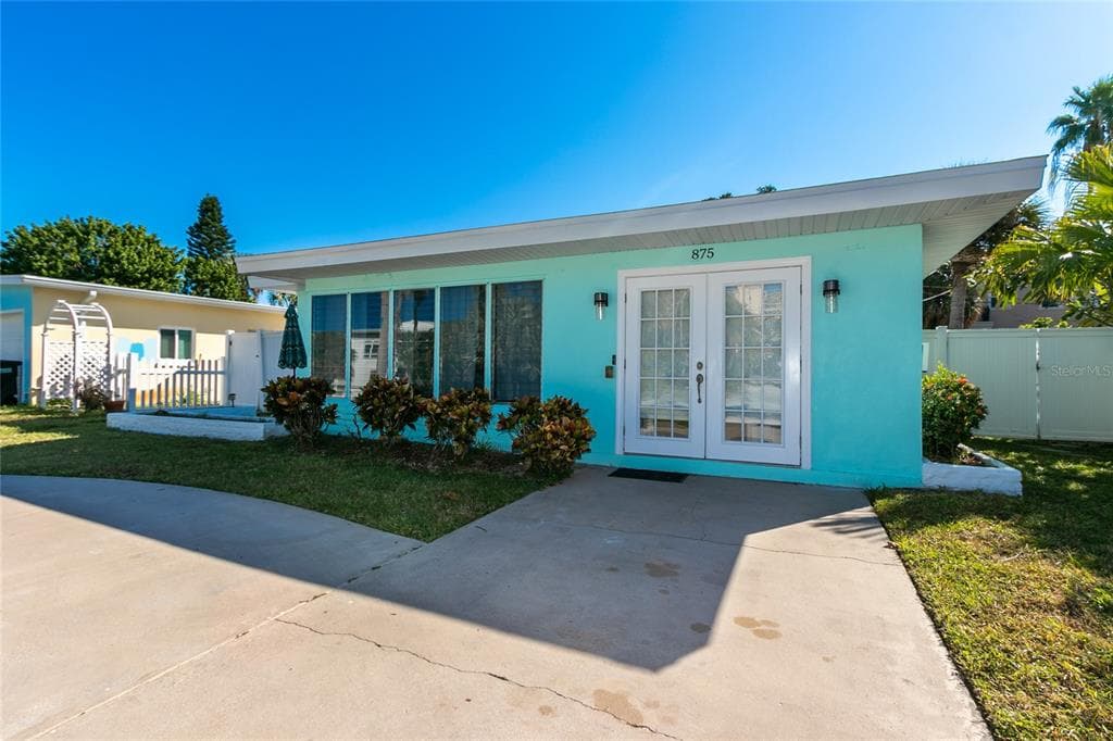 875 BRUCE AVENUE CLEARWATER, FL 33767