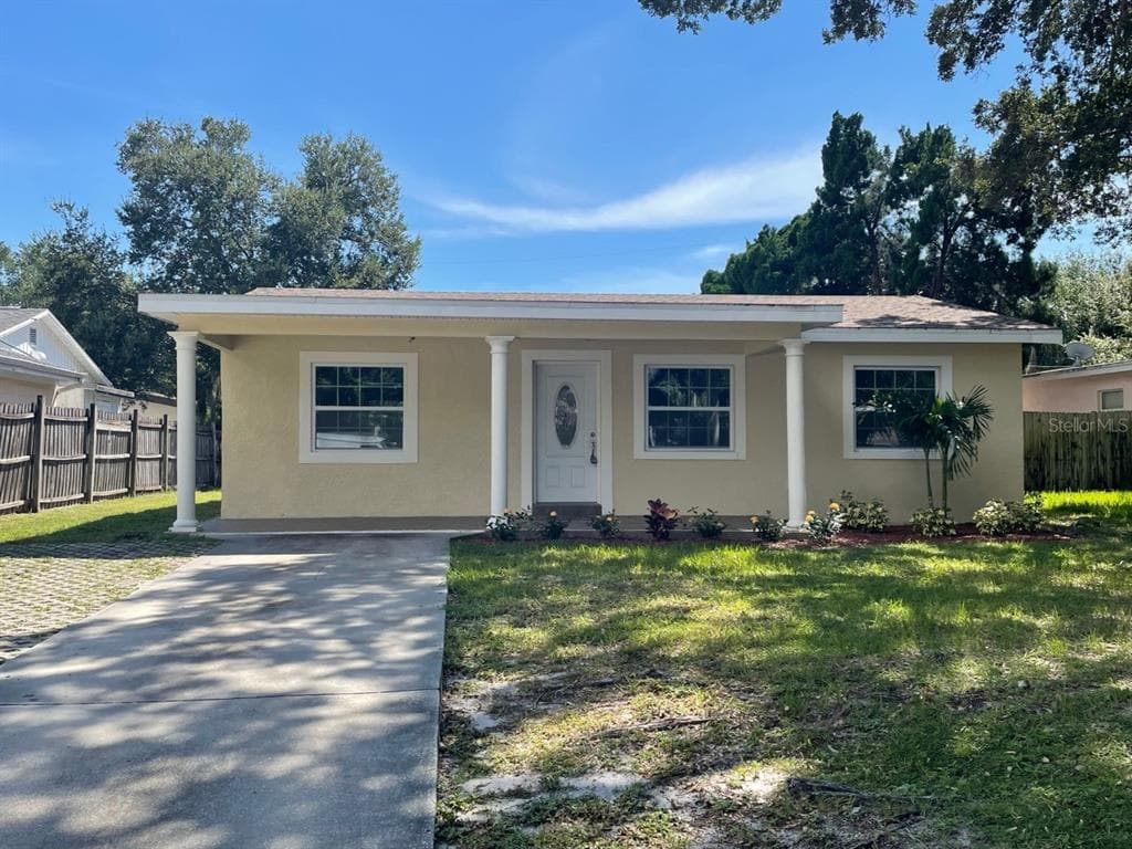 8320 41ST AVENUE N ST PETERSBURG, FL 33709