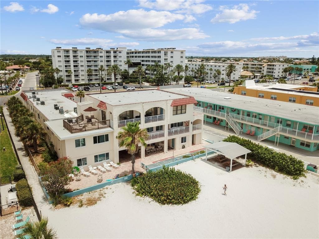 17300 GULF BOULEVARD UNIT 9 NORTH REDINGTON BEACH, FL 33708