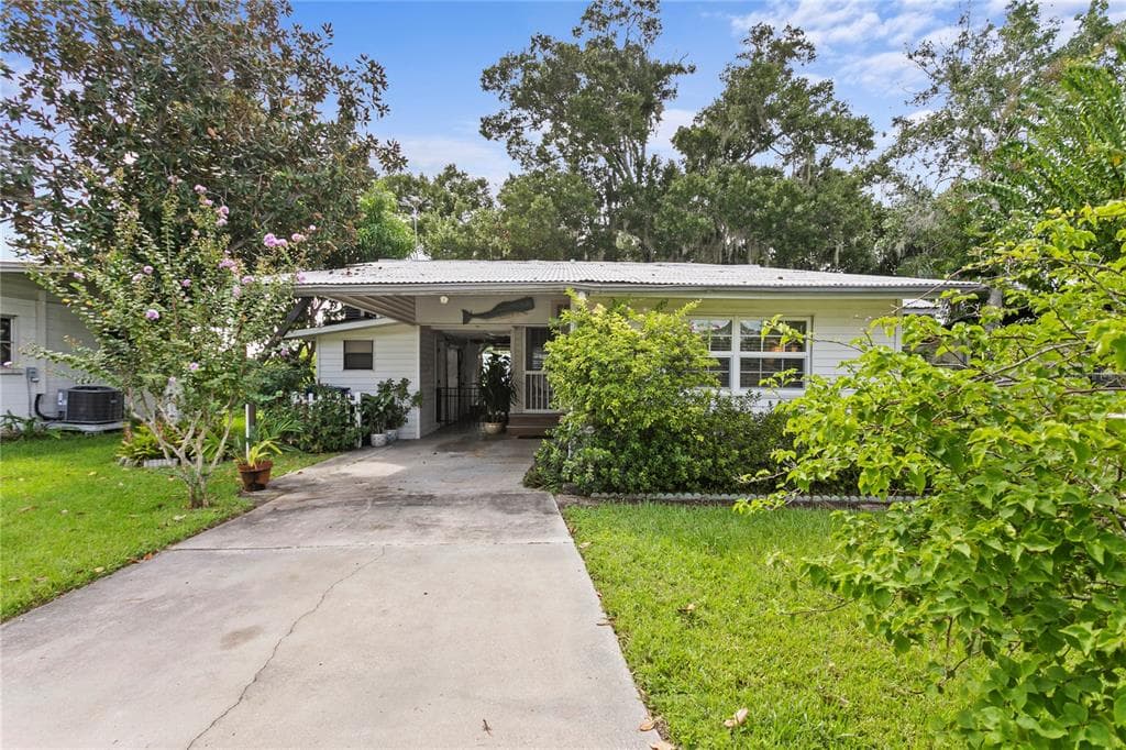 607 MANATEE AVENUE ELLENTON, FL 34222