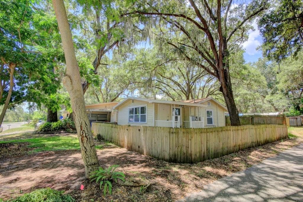 603 6TH STREET NE UNIT C LARGO, FL 33770