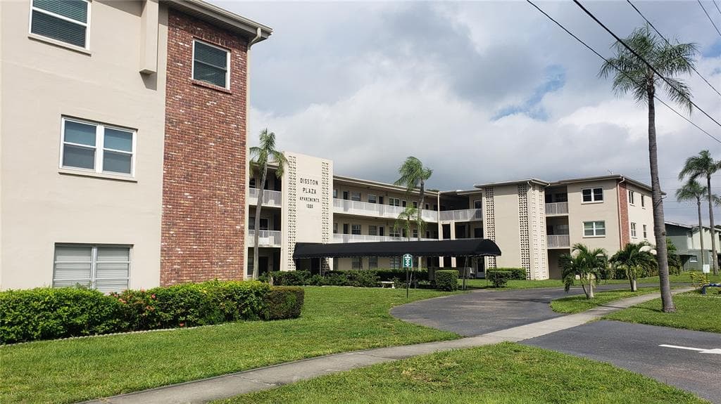 1000 49TH STREET N UNIT 315 ST PETERSBURG, FL 33710