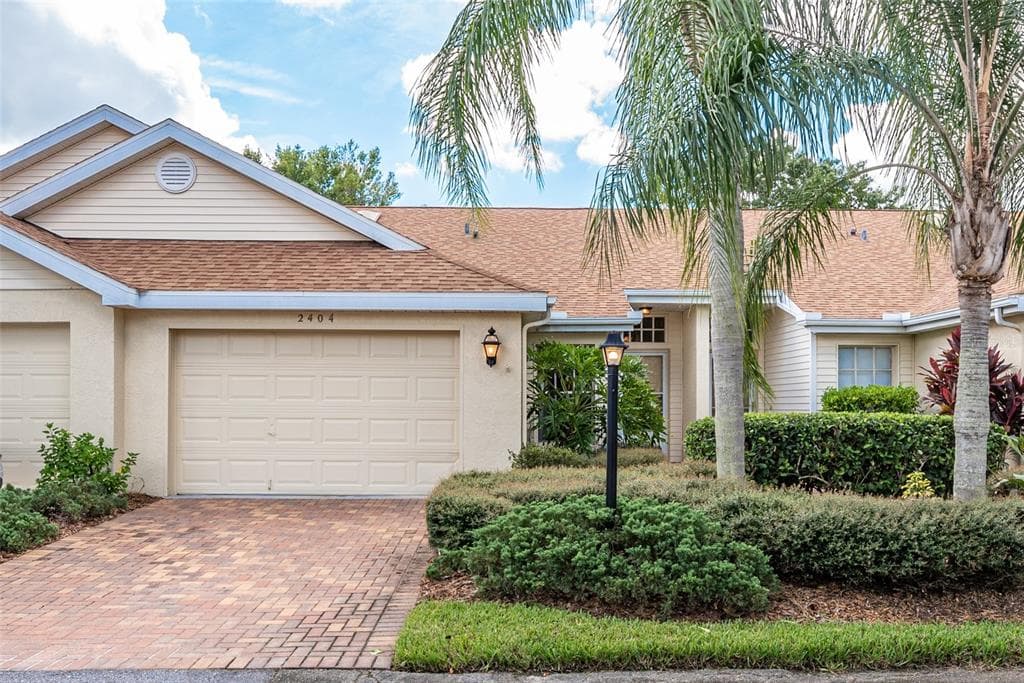 2404 NEW HAVEN CIRCLE SUN CITY CENTER, FL 33573
