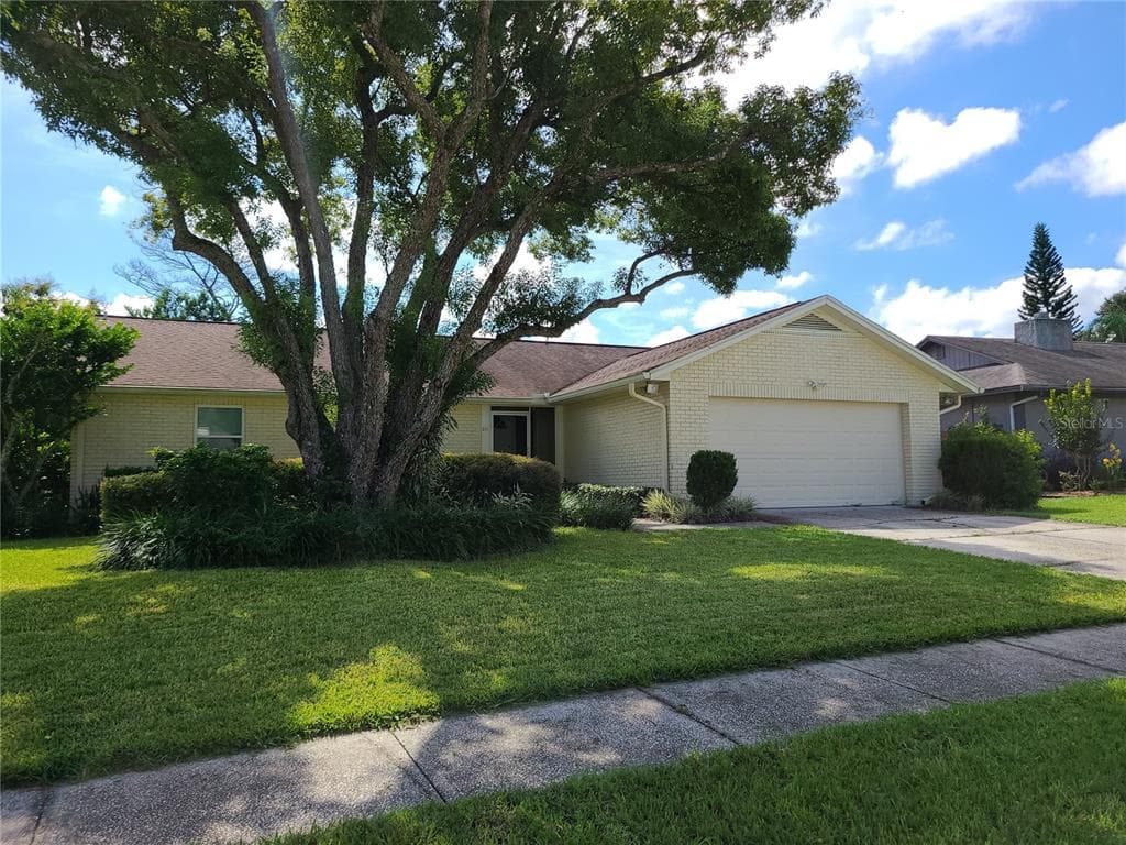 811 TARAWOOD LANE VALRICO, FL 33594