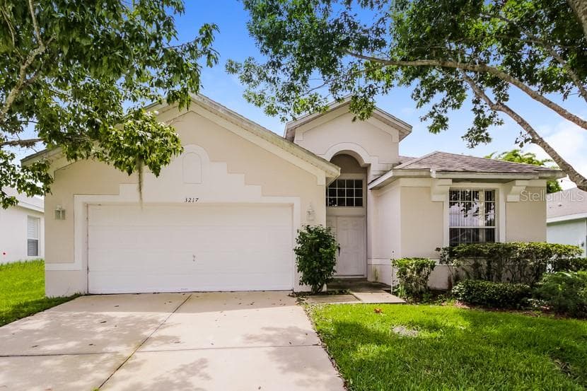 3217 STONEHURST CIR KISSIMMEE, FL 34741