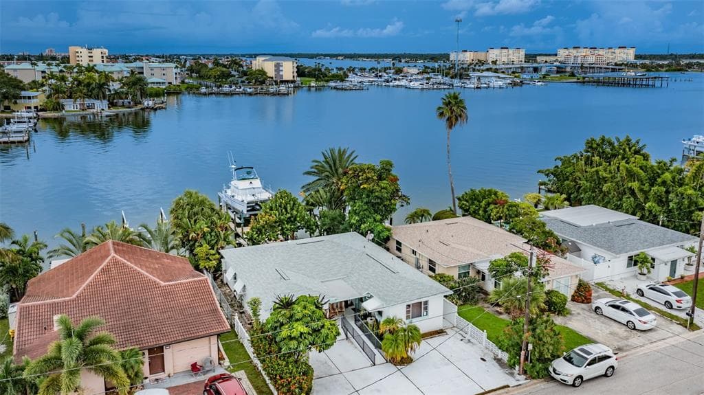 244 145TH AVENUE E MADEIRA BEACH, FL 33708