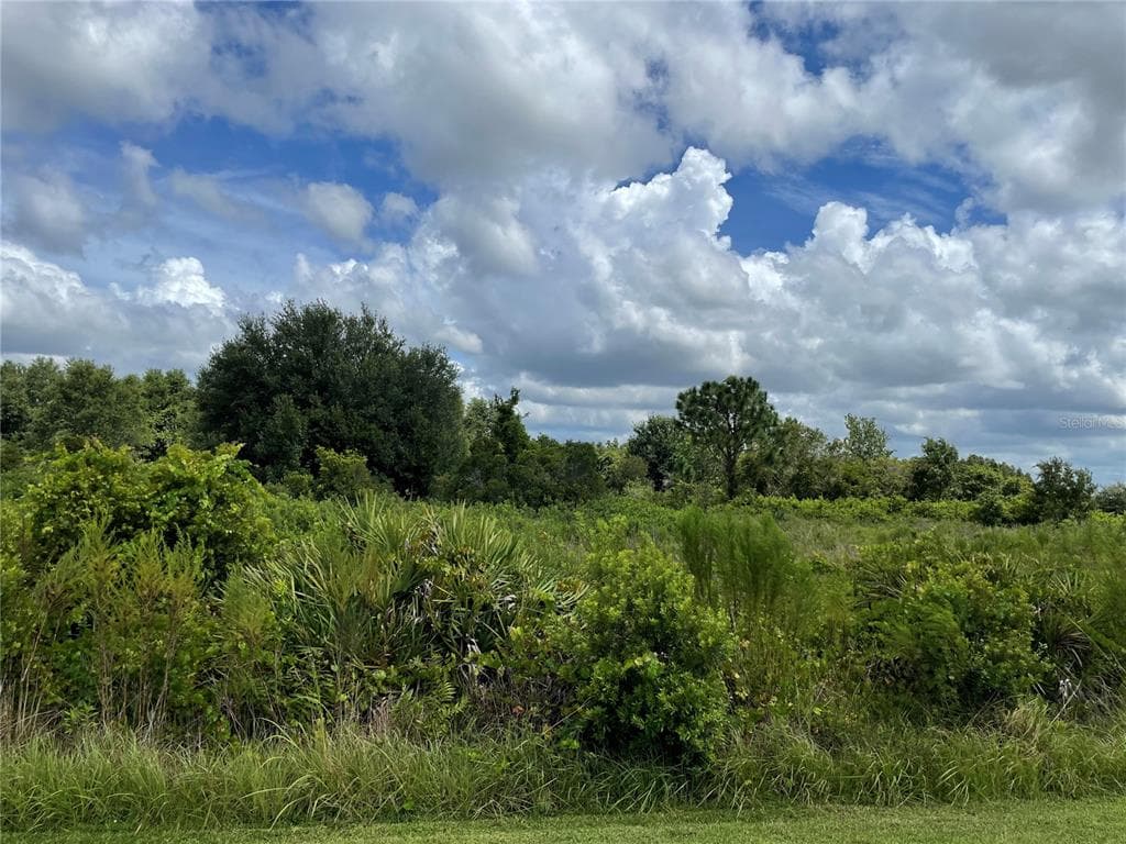 2 LAGUNA DRIVE INDIAN LAKE ESTATES, FL 33855