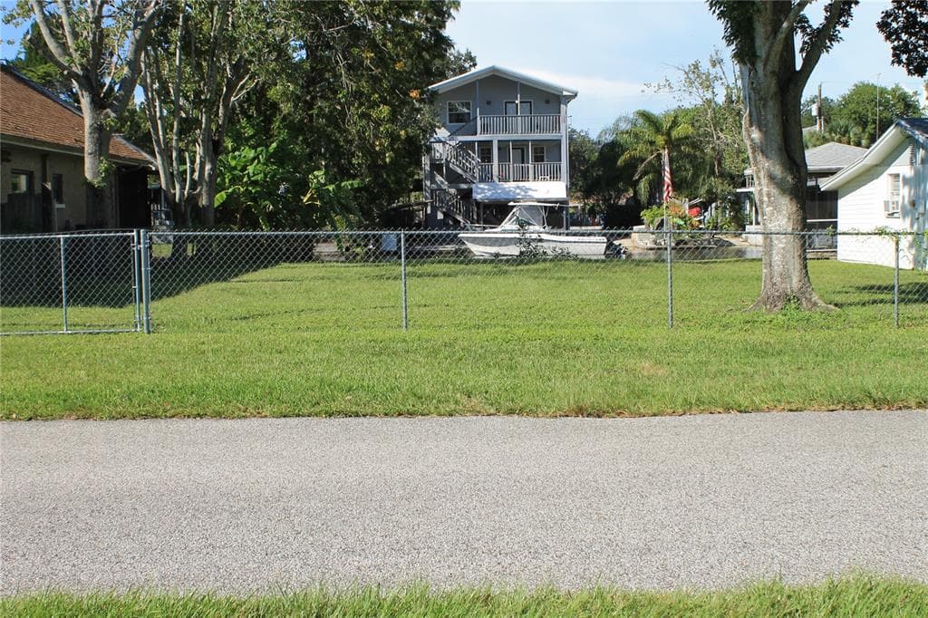 5271 RAY DRIVE WEEKI WACHEE, FL 34607