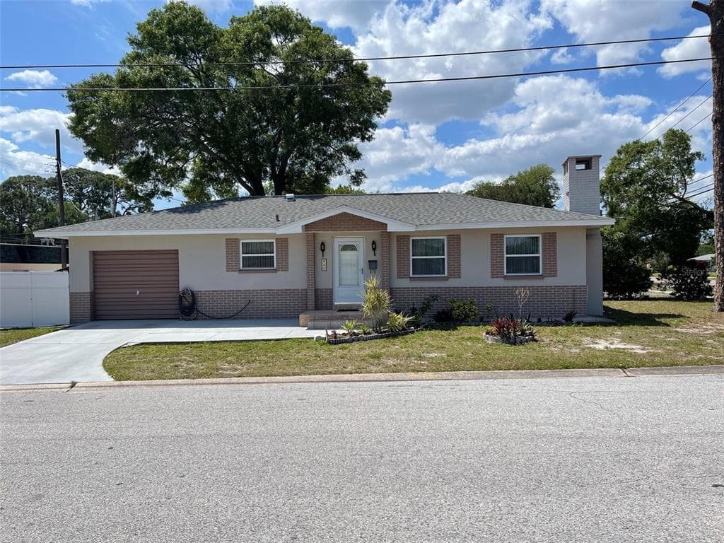 250 SW JEFFERSON CIRCLE N ST PETERSBURG, FL 33703