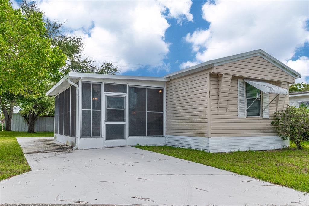 808 FRANCES DRIVE TARPON SPRINGS, FL 34689
