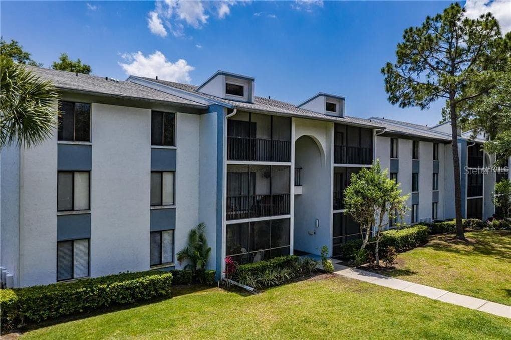 1309 PINE RIDGE CIRCLE E UNIT G3 TARPON SPRINGS, FL 34688