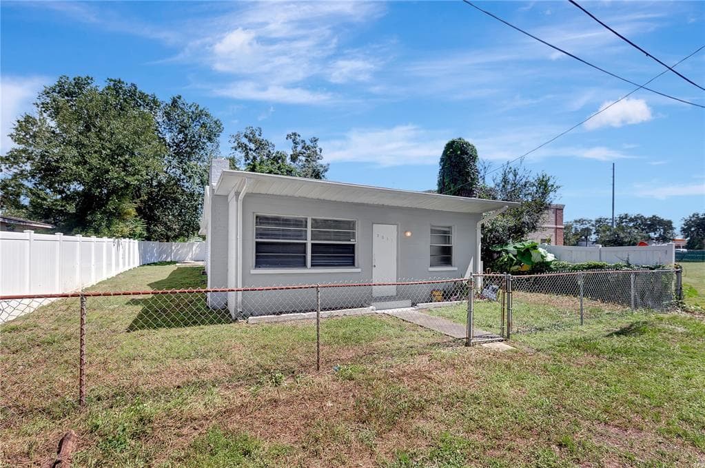 3011 N 49TH STREET TAMPA, FL 33605