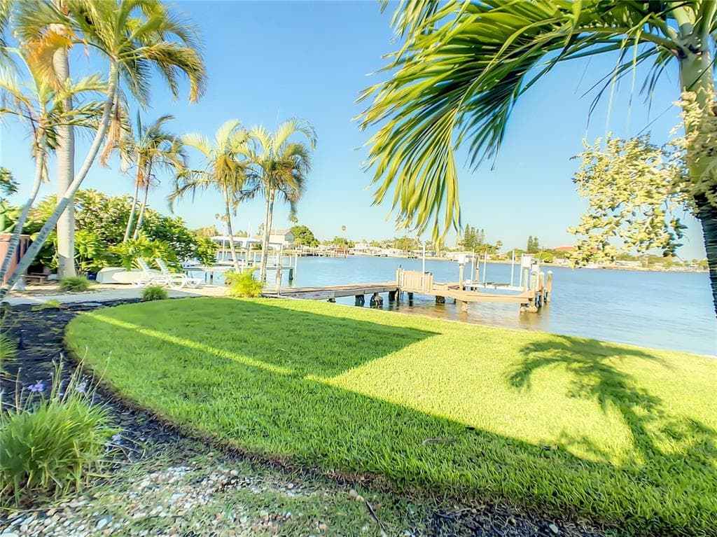 558 CRYSTAL DRIVE MADEIRA BEACH, FL 33708