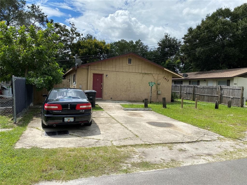 1413 E CHILKOOT AVENUE TAMPA, FL 33612