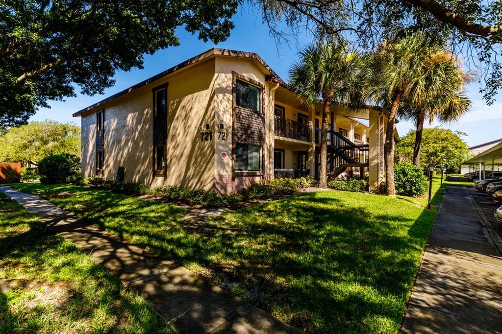 721 83RD AVENUE N UNIT 201 ST PETERSBURG, FL 33702