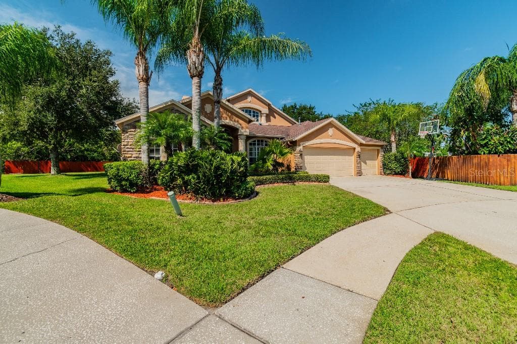 4703 JACKS POINT COURT LUTZ, FL 33558