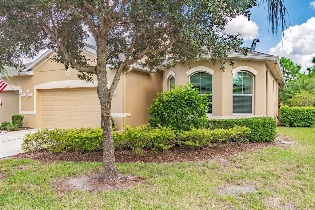 2207 VISTA GREENS DRIVE UNIT 27 SUN CITY CENTER, FL 33573