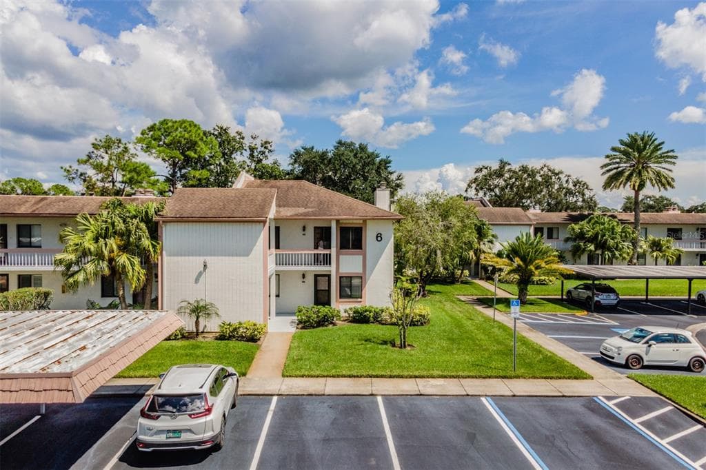 166 LAKEVIEW WAY UNIT 5 OLDSMAR, FL 34677