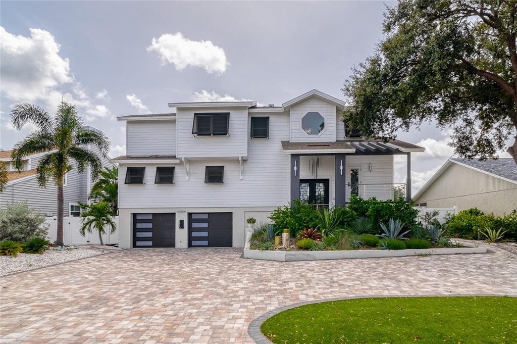 2810 SEABREEZE DRIVE S GULFPORT, FL 33707