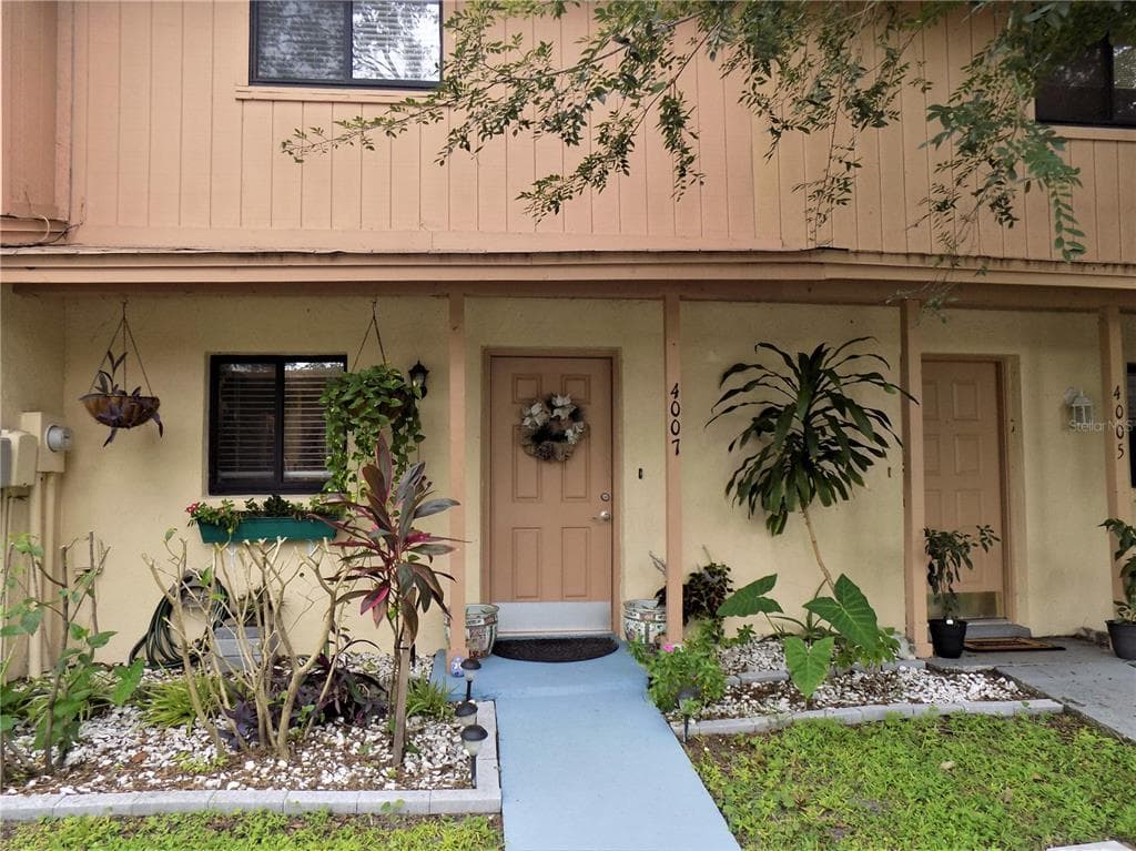 4007 OAK LIMB COURT TAMPA, FL 33614