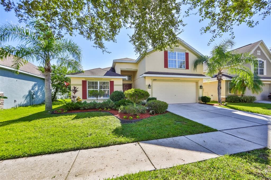 6829 GUILFORD BRIDGE DRIVE APOLLO BEACH, FL 33572