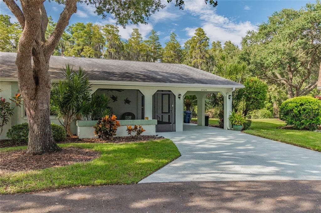 2020 HAMPSTEAD CIRCLE UNIT 285 SUN CITY CENTER, FL 33573