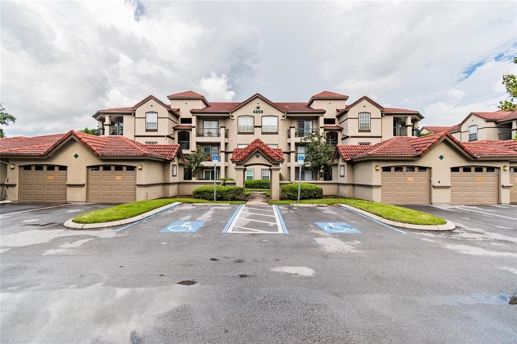4205 WOODSTORKS WALK WAY UNIT 2304 LUTZ, FL 33558