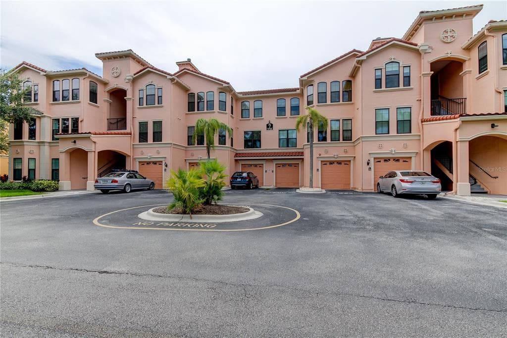 2715 VIA CAPRI UNIT 716 CLEARWATER, FL 33764