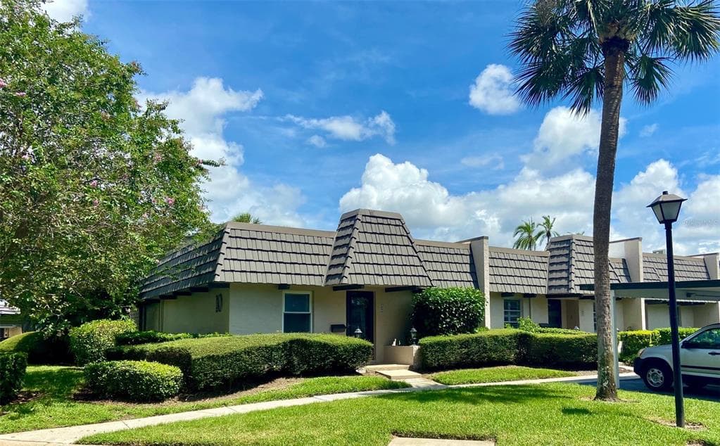 1001 CORDOVA GREEN LARGO, FL 33777