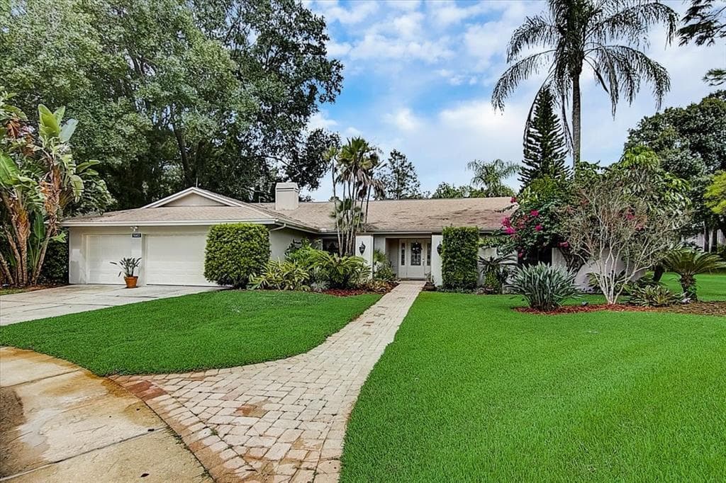 5002 BARROWE PLACE TAMPA, FL 33624