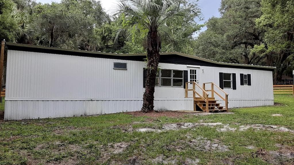 220 E LADY LAKE BOULEVARD LADY LAKE, FL 32159