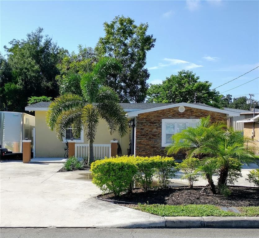 1132 W 9TH STREET LAKELAND, FL 33805