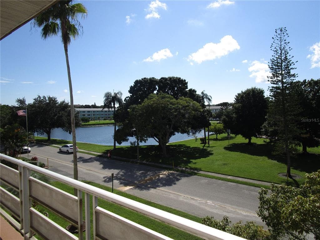 6015 19TH STREET N UNIT 303 ST PETERSBURG, FL 33714