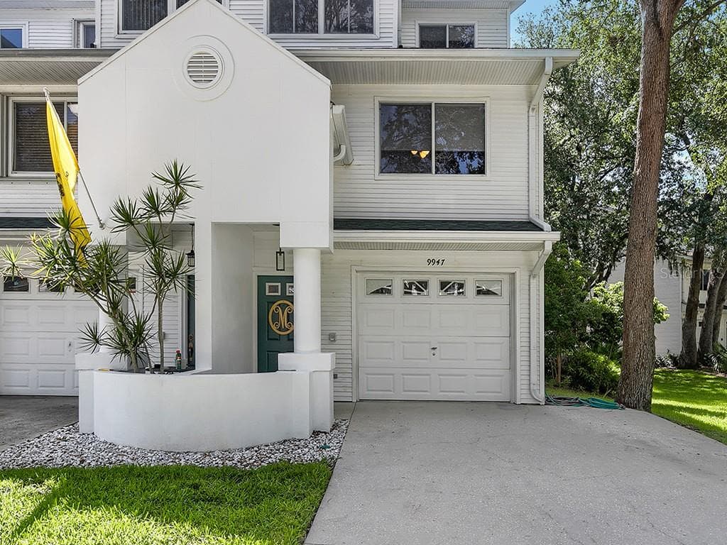 9947 INDIAN KEY TRAIL UNIT 123 SEMINOLE, FL 33776
