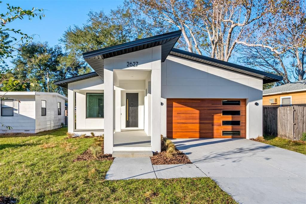 2627 27TH AVENUE N ST PETERSBURG, FL 33713