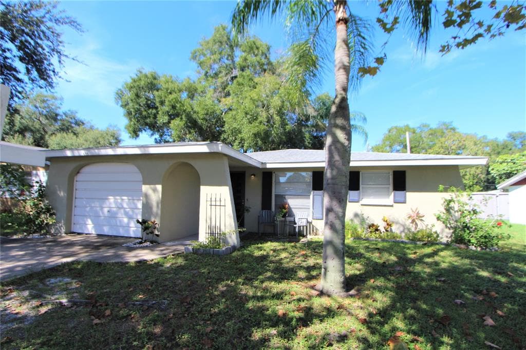695 34TH STREET SE LARGO, FL 33771