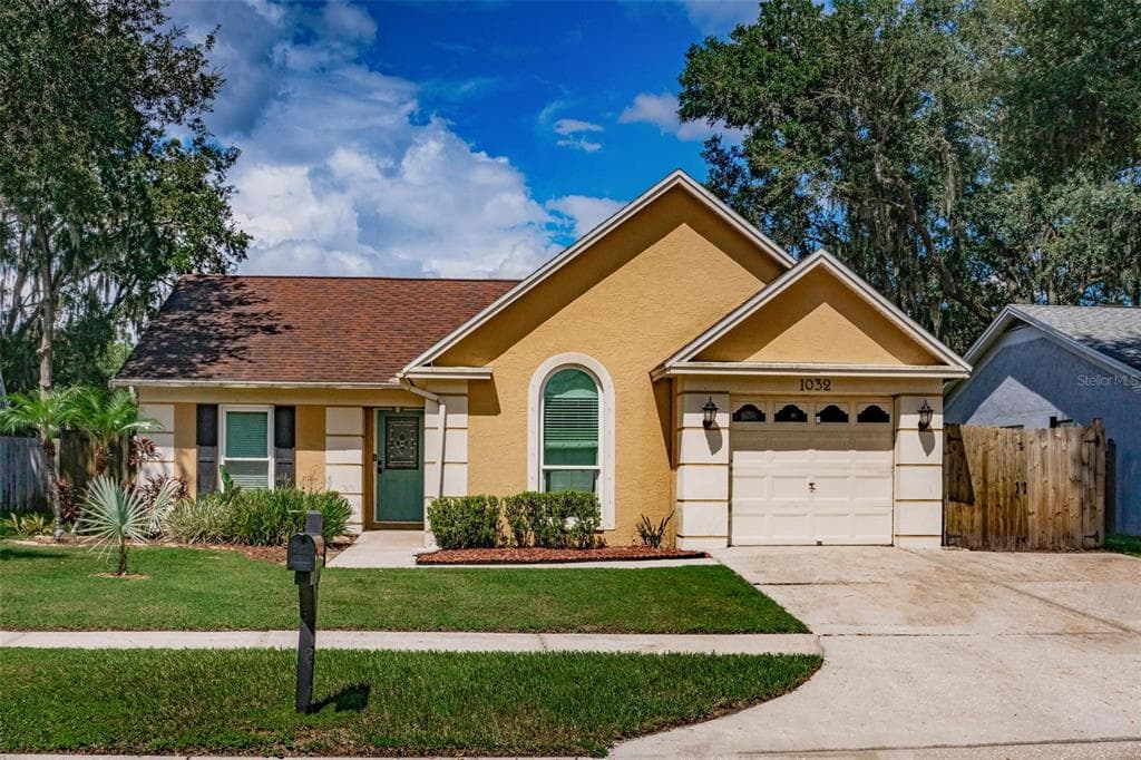 1032 HARDWOOD DRIVE VALRICO, FL 33596
