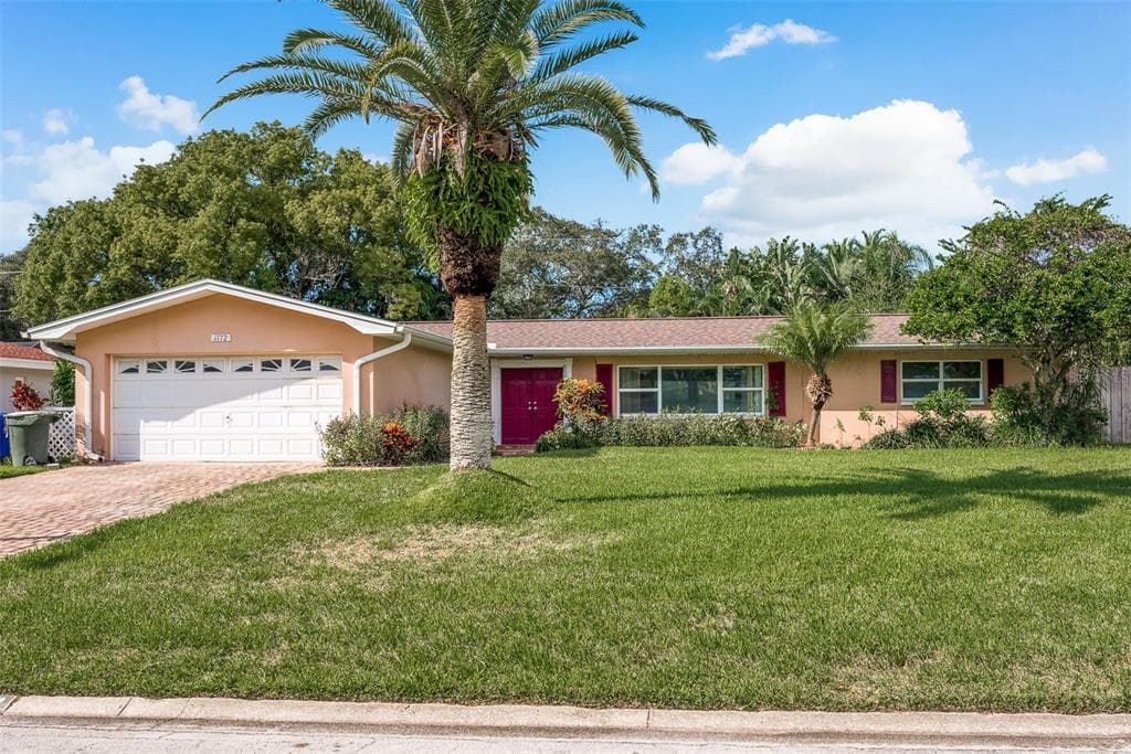 1172 TAYLOR AVENUE DUNEDIN, FL 34698