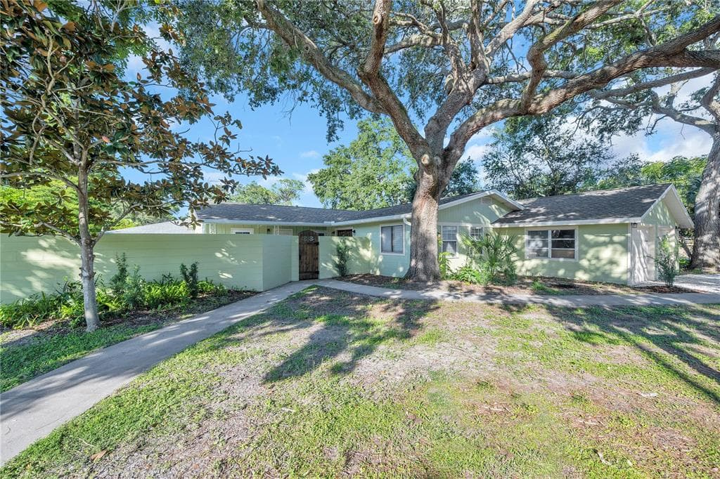 1801 PASADENA DRIVE DUNEDIN, FL 34698