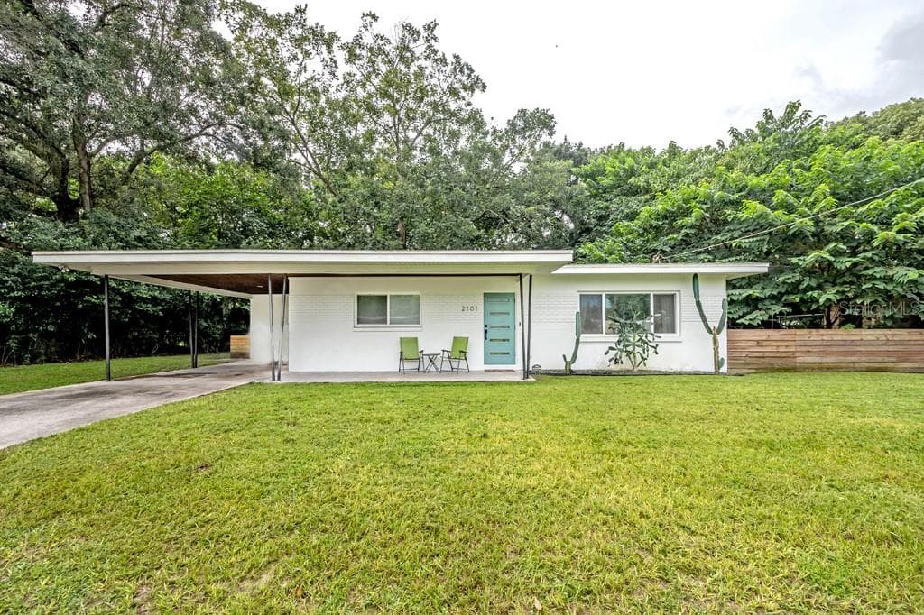 2101 E LAMBRIGHT STREET TAMPA, FL 33610