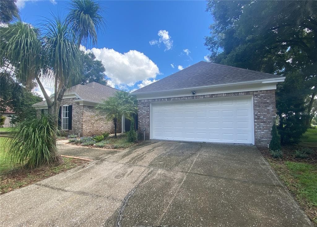 2803 S MILLER ROAD VALRICO, FL 33596
