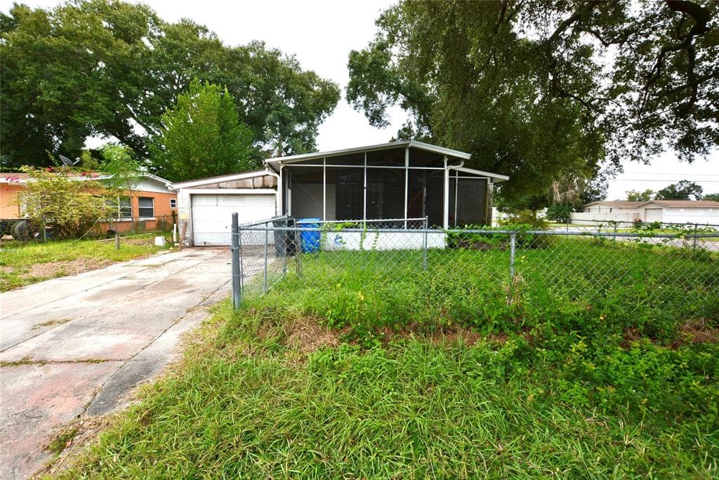 4418 W PARIS STREET TAMPA, FL 33614